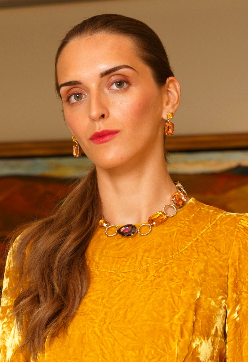 Minerva Burgundy Collar